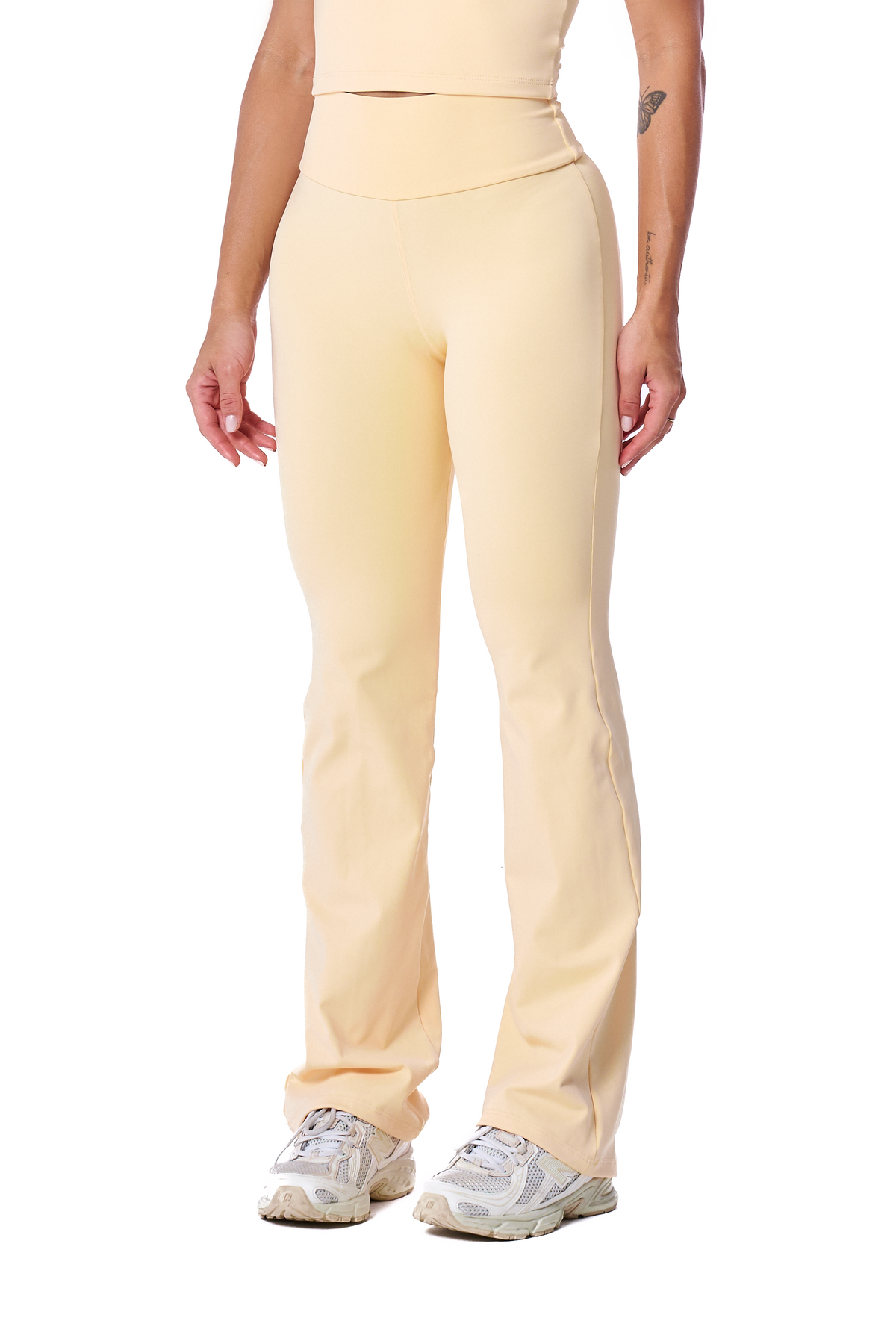 Amarelo Manteiga